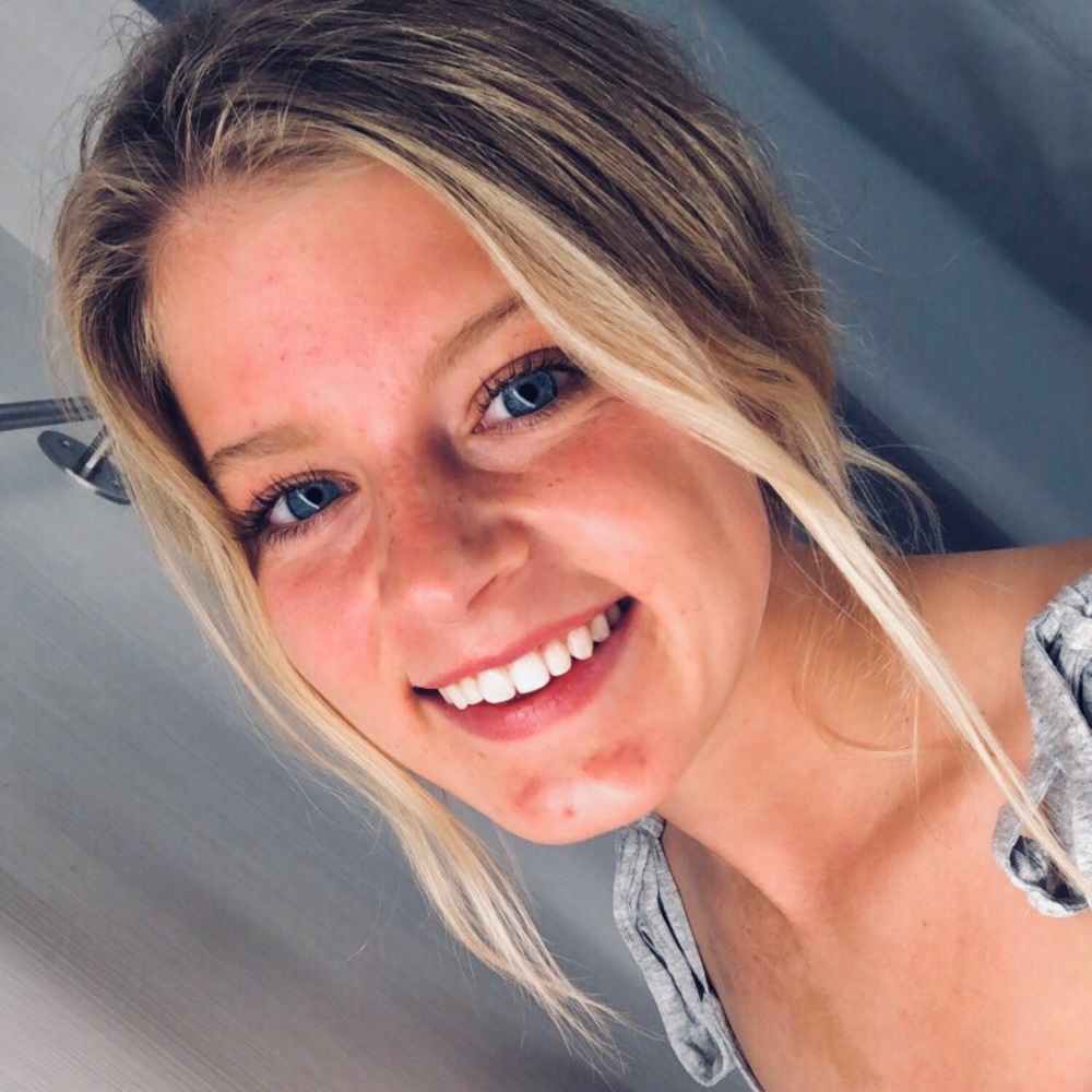 Meet your Posher, Cadie
